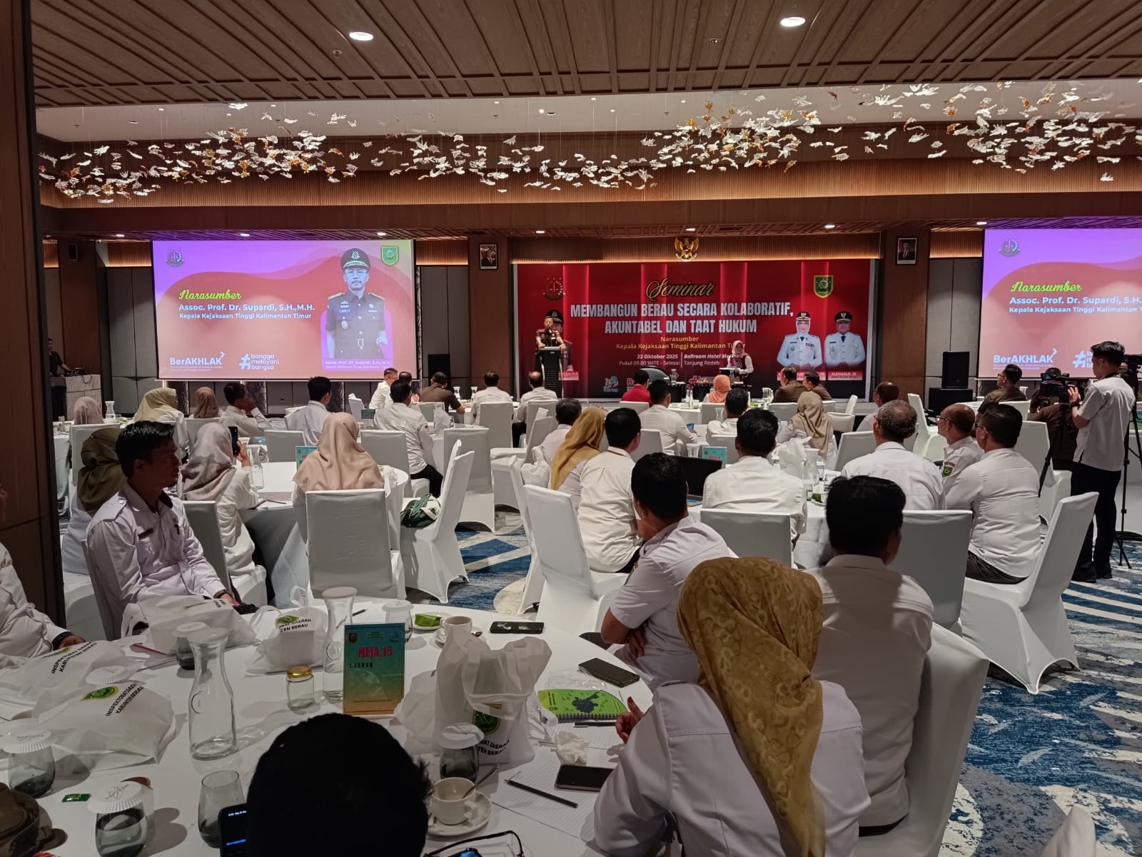 Bangun Berau yang Taat Hukum, Pemkab Berau Hadirkan Kajati Kaltim dalam Seminar Akuntabilitas.